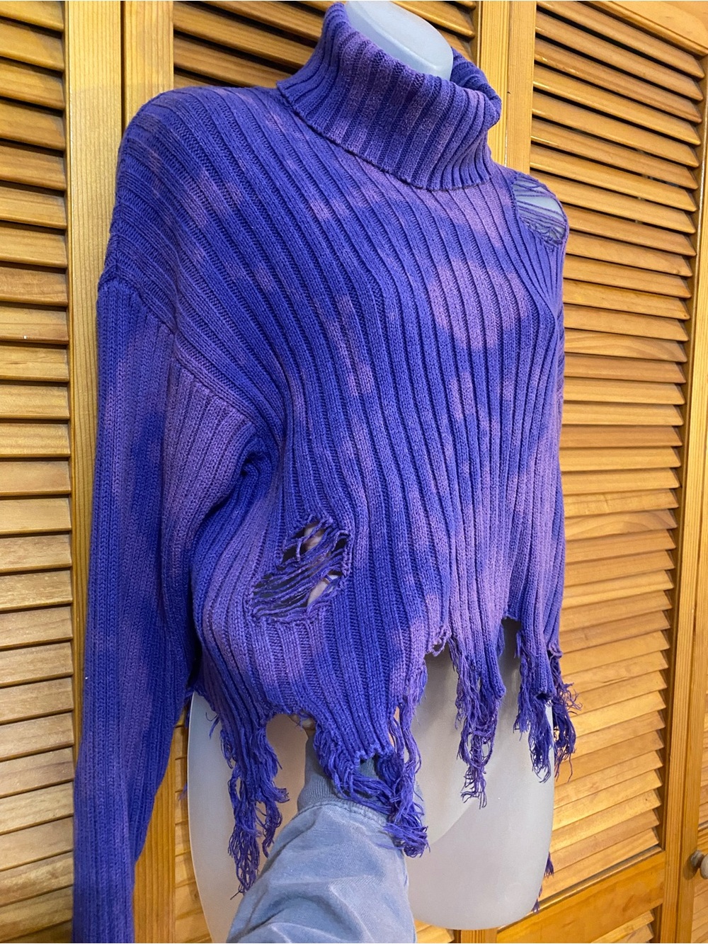 💜Forever 21: Distressed turtleneck with bleach marks - Picture 3 of 9